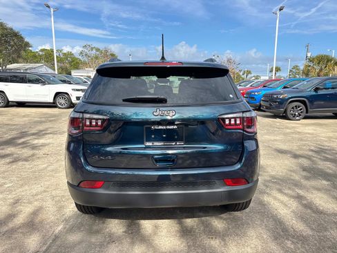 New 2026 Jeep Compass Latitude image 4