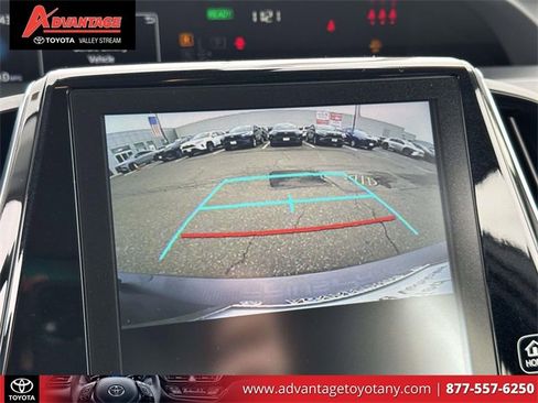 Used 2022 Toyota Prius Prime XLE image 34