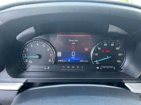 Used 2023 Ford Explorer XLT w/ Equipment Group 202A RWD image 28