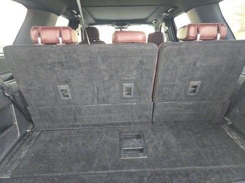 Used 2023 Ford Expedition Limited image 10