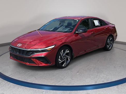 Used 2025 Hyundai Elantra Sport FWD image 1