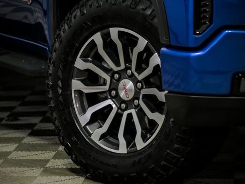 Used 2023 GMC Sierra 1500 AT4 w/ AT4 Premium Package image 3