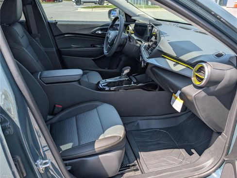 New 2026 Chevrolet Trax LT FWD image 6