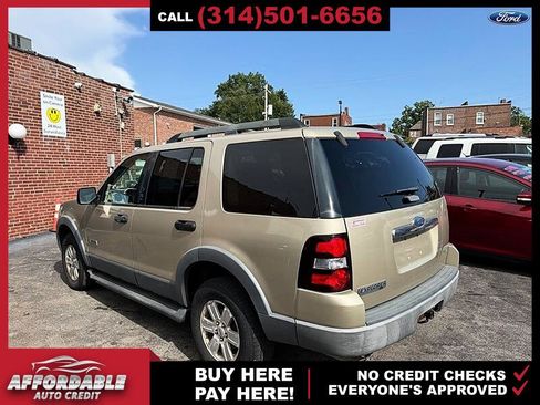 Used 2006 Ford Explorer XLT AWD/4WD image 3