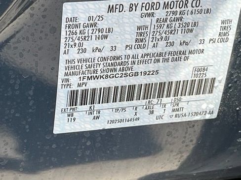Used 2025 Ford Explorer ST AWD/4WD image 39