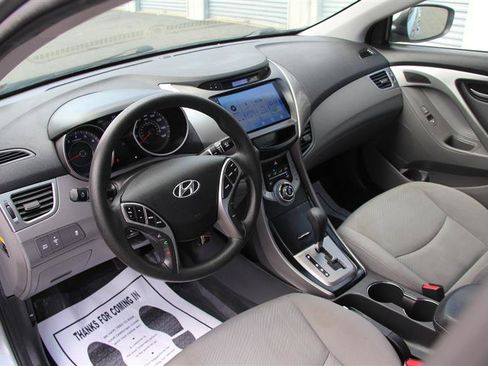 Used 2013 Hyundai Elantra GLS w/ Preferred Pkg FWD image 21