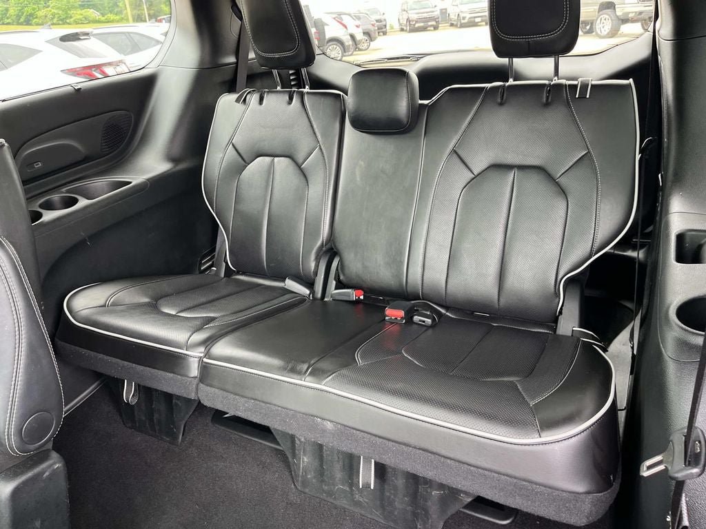 Used 2025 Chrysler Pacifica Limited FWD image 22