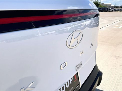 Certified 2025 Hyundai Kona SEL AWD/4WD image 31