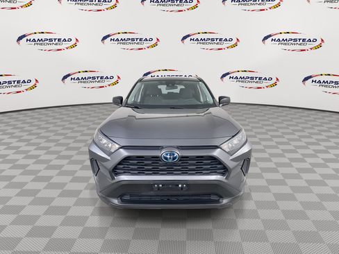 Used 2021 Toyota RAV4 LE AWD/4WD image 3