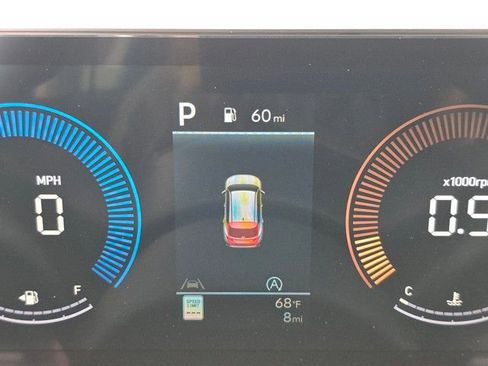 Certified 2025 Hyundai Tucson SE image 9