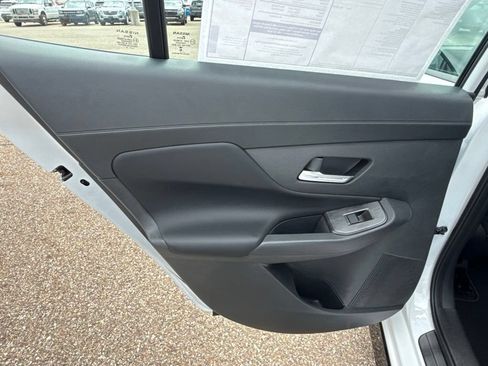 New 2026 Nissan Sentra SR FWD image 30