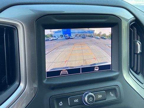 Used 2025 Chevrolet Silverado 2500 Custom AWD/4WD image 38