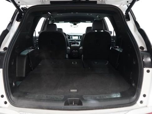 Used 2024 Buick Enclave Premium image 37