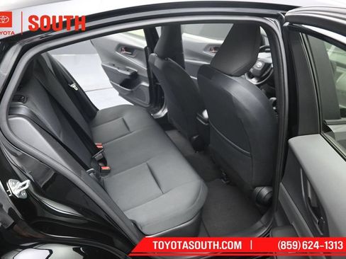 Used 2025 Toyota Prius LE AWD/4WD image 30