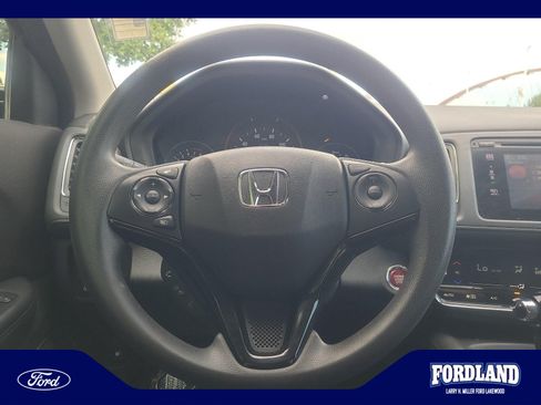 Used 2017 Honda HR-V EX image 9