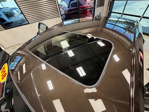 Used 2018 Honda Accord Touring image 9