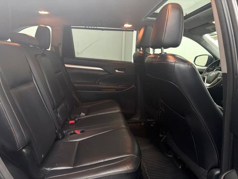 Used 2016 Toyota Highlander XLE FWD image 22