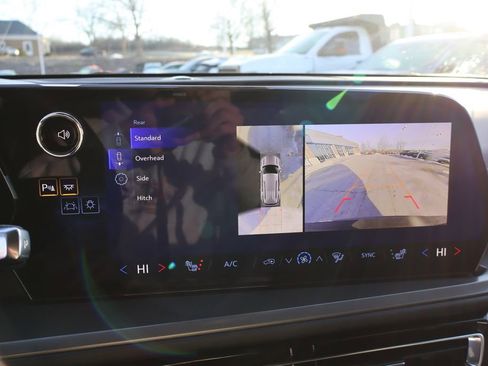 New 2026 Chevrolet Traverse LT w/ Driver Confidence Package image 20