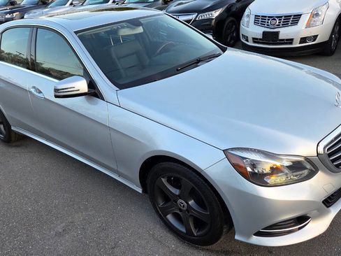 Used 2014 Mercedes-Benz E 350 4MATIC Sedan image 20