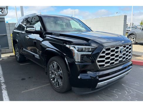 Used 2024 Toyota Sequoia Capstone AWD/4WD image 2