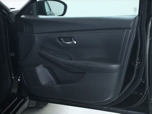 Used 2024 Nissan Sentra SV FWD image 33