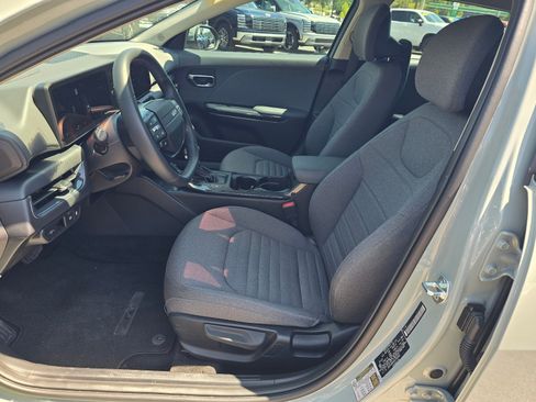 Used 2025 Kia K4 EX FWD image 11