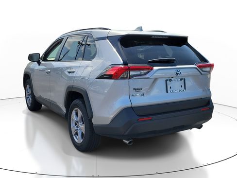 Used 2024 Toyota RAV4 LE AWD/4WD image 4