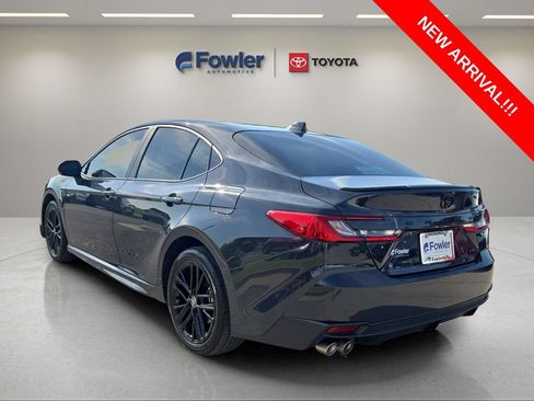 Used 2025 Toyota Camry SE AWD/4WD image 5