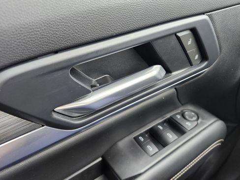 Used 2025 GMC Terrain Elevation image 18