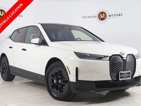 Used 2023 BMW iX xDrive50 AWD/4WD image 1