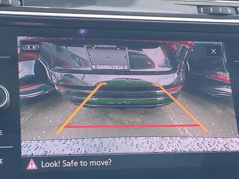 Certified 2023 Volkswagen Tiguan SE w/ Panoramic Sunroof Package image 12