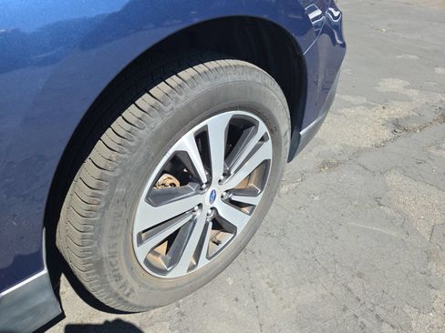 Used 2019 Subaru Outback 2.5i Limited AWD/4WD image 2