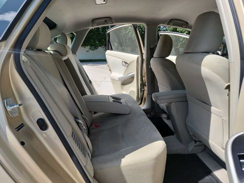 Used 2010 Toyota Prius Two FWD image 27