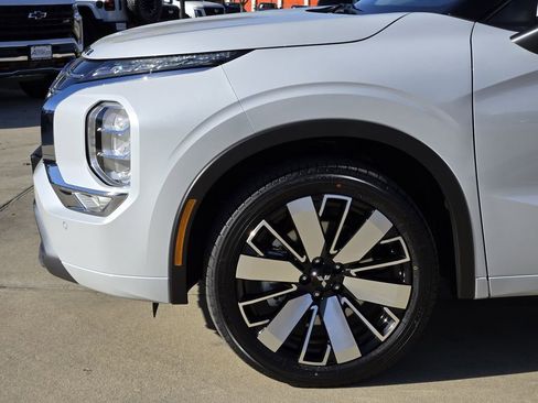 New 2026 Mitsubishi Outlander SEL image 5