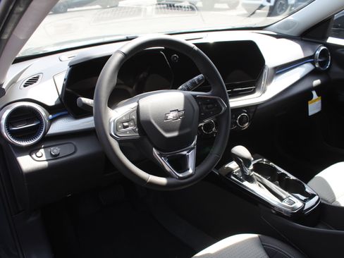 New 2026 Chevrolet Trax LT image 10