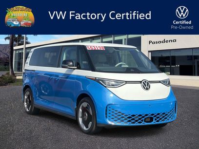 Certified 2025 Volkswagen ID. Buzz Pro S Plus w/ Cupholders Package