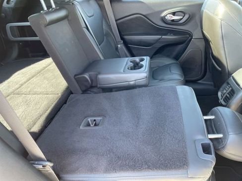 Used 2015 Jeep Cherokee Limited image 17