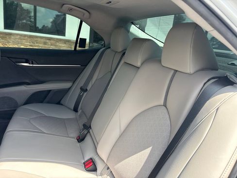Used 2021 Toyota Camry XSE FWD image 5