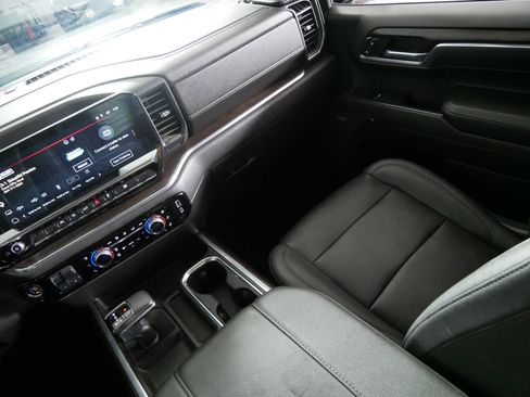 Used 2023 GMC Sierra 1500 SLT w/ SLT Premium Package AWD/4WD image 11