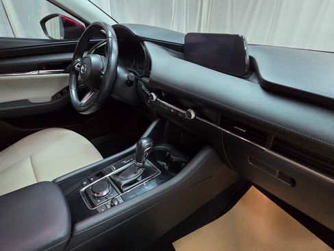 Used 2021 MAZDA MAZDA3 s image 19