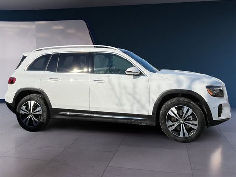 Certified 2025 Mercedes-Benz GLB 250 4MATIC image 6