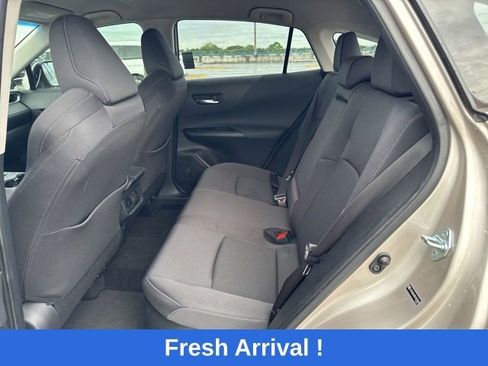 Used 2021 Toyota Venza LE AWD/4WD image 3