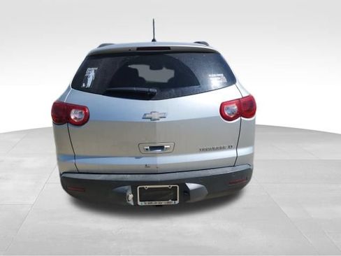 Used 2012 Chevrolet Traverse LT FWD image 4