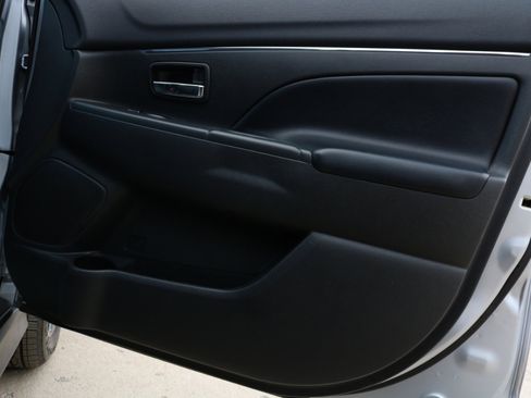 Used 2017 Mitsubishi Outlander Sport SEL image 42