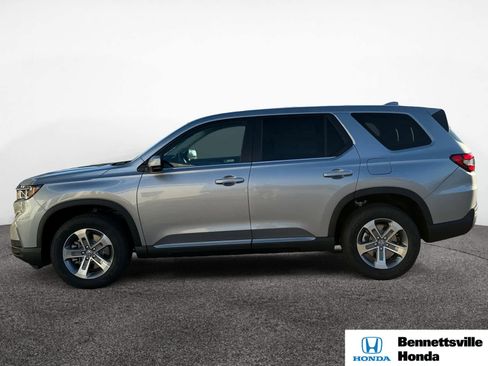 Used 2025 Honda Pilot EX-L image 2