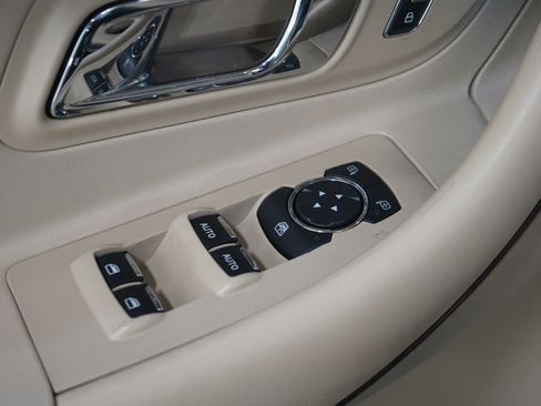 Used 2015 Ford Taurus Limited FWD image 19