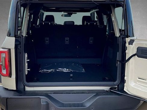 New 2025 Ford Bronco Outer Banks image 4