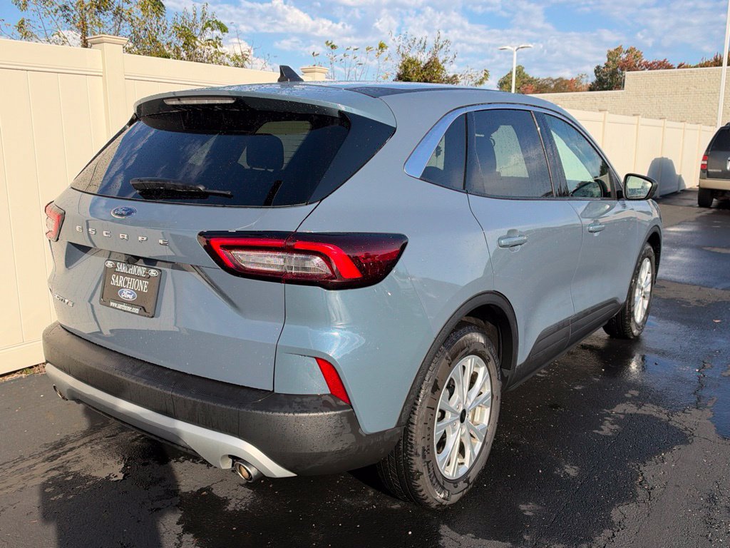 Used 2024 Ford Escape Active w/ Cold Weather Package FWD image 3