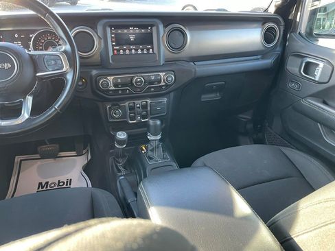 Used 2021 Jeep Wrangler Unlimited Sahara AWD/4WD image 22