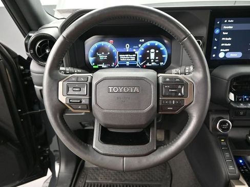 Used 2024 Toyota Land Cruiser image 7